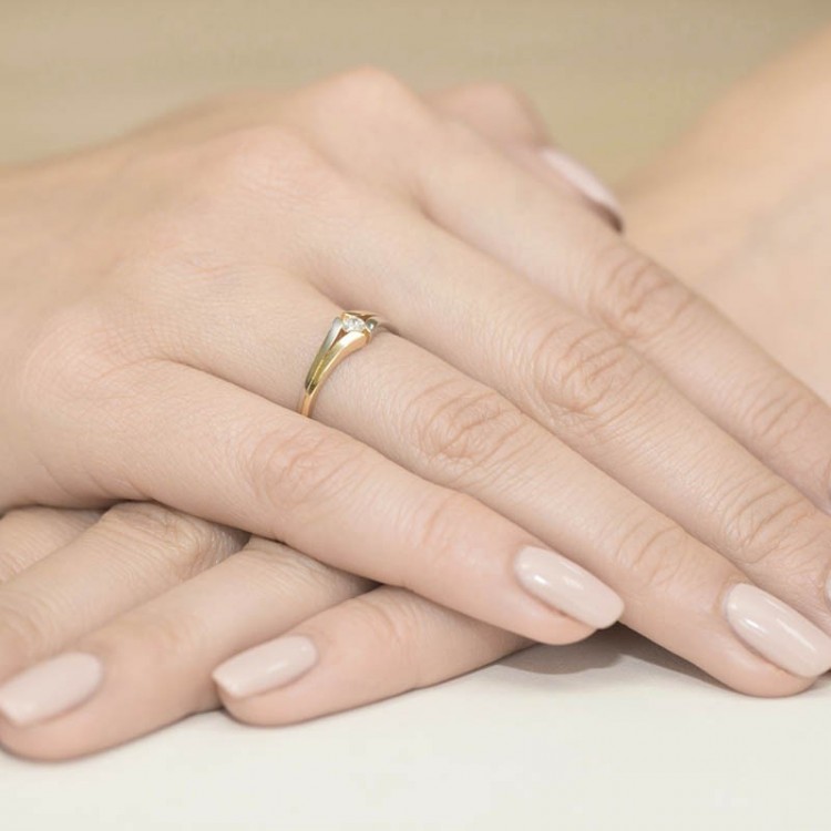 Pierścionek z białego złota z diamentem - próba 585 0,10CT W-207B