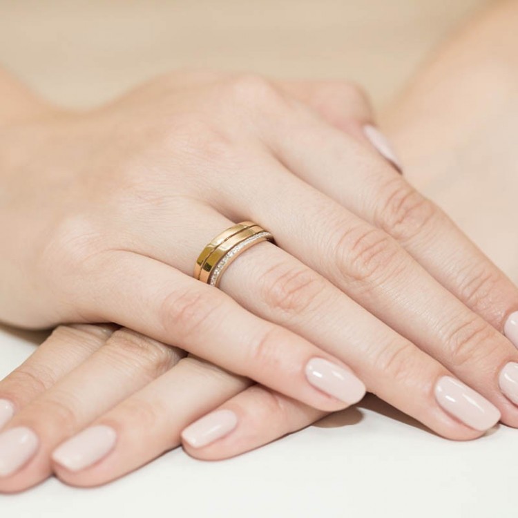 Pierścionek z białego złota z diamentami  - próba 585 0,09CT W-214B
