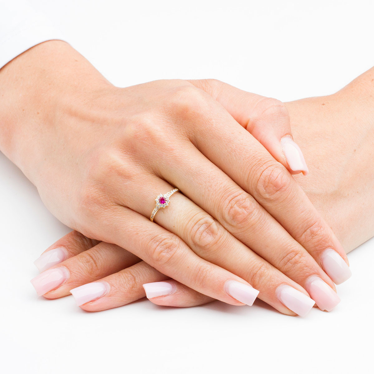 Pierścionek ze złota z różową i białymi cyrkoniami
