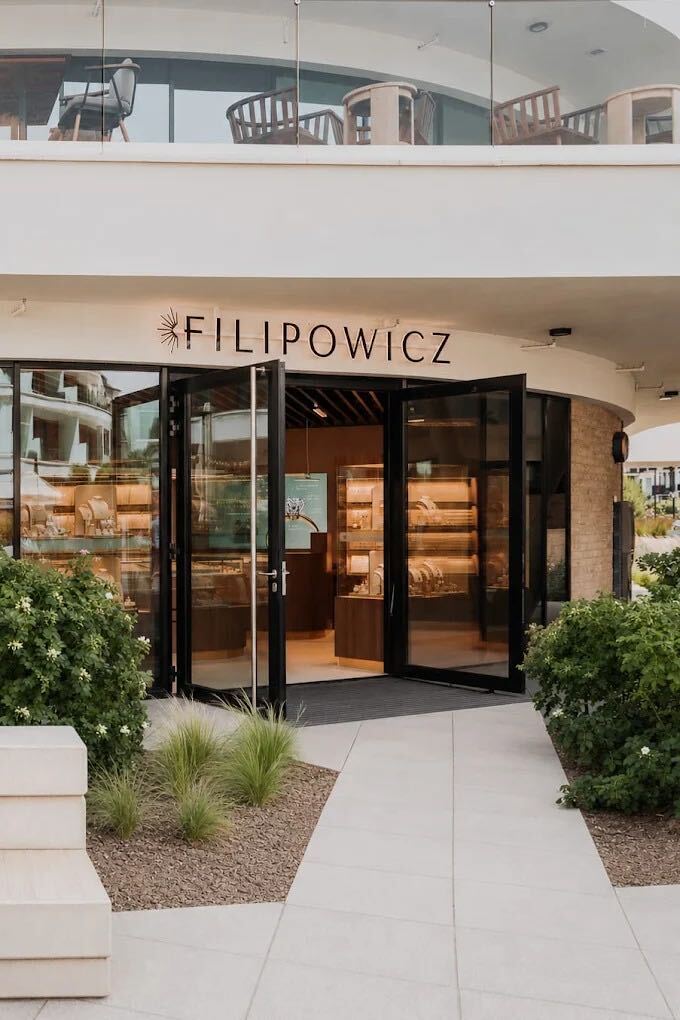 Świnoujście &ndash; Baltic Park Molo 4, przy Hotelu Hilton - zdjęcie salonu z zewnątrz